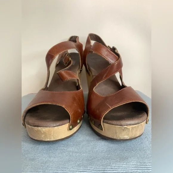 Ugg Peep Toe Heels 8 - Picture 9 of 13